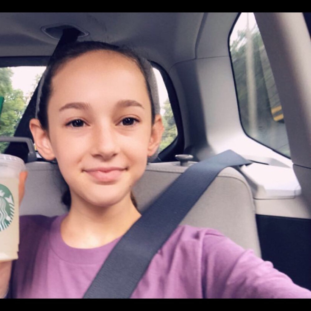 Meet your Posher, Chloe